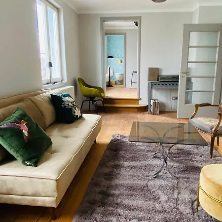 Apartment Vintner *