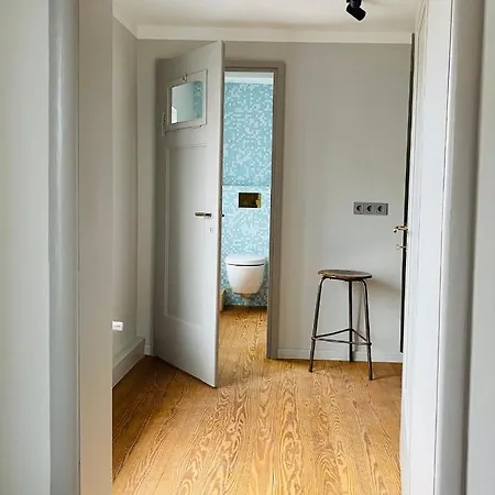 Vintner Apartment *
